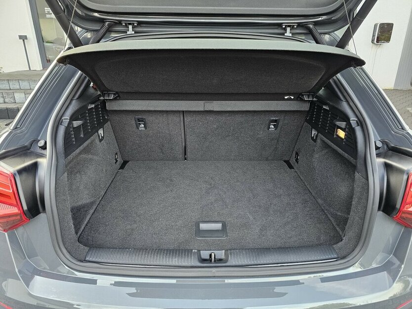 Audi Q2 1.4 TFSI S-Line Sportpaket / Plus 53.900 km 21.990 € Löhne 32584