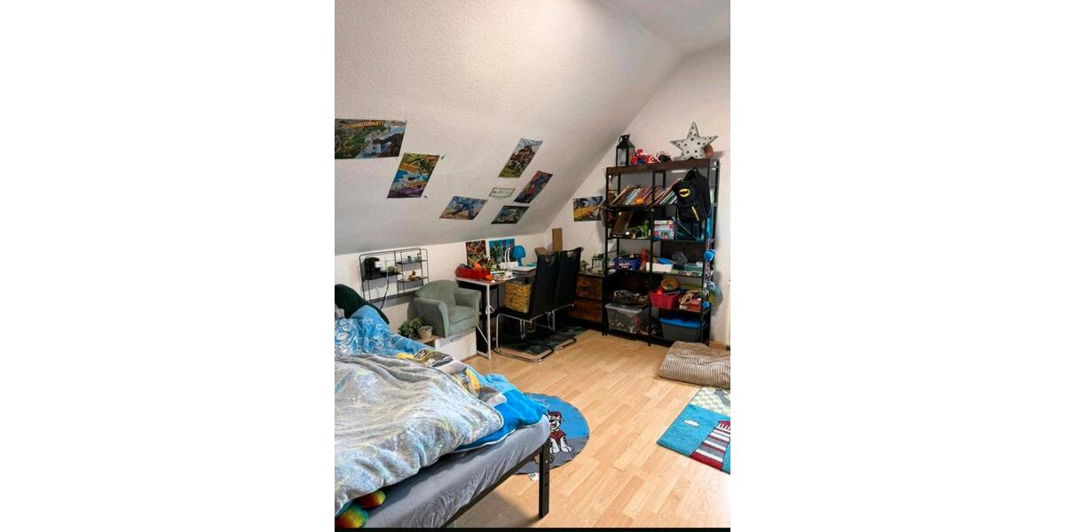 Dachgeschoßwohnung Hiddenhausen - 4 Zimmer, 80 m&sup2;, 800&euro; | Angebot:25349036