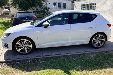Seat Leon 250.000 km 5.900 &euro; Löhne 32584