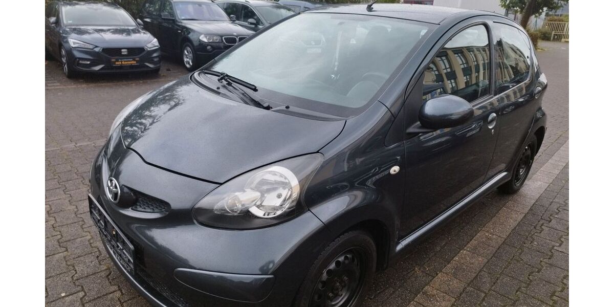 Toyota Aygo (X) 155.000 km 2.990 &euro; Bielefeld 33609