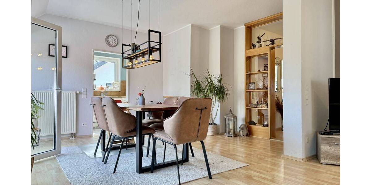 Etagenwohnung Augustdorf - 4 Zimmer, 127 m&sup2;, 1.080&euro; | Angebot:26887202