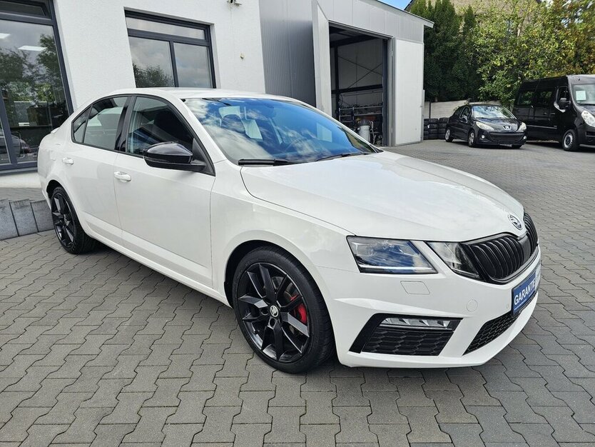 Skoda Octavia 2.0 TDI RS SPORTPAKET LEDER NAVI LED 118.200 km 21.490 € Löhne 32584