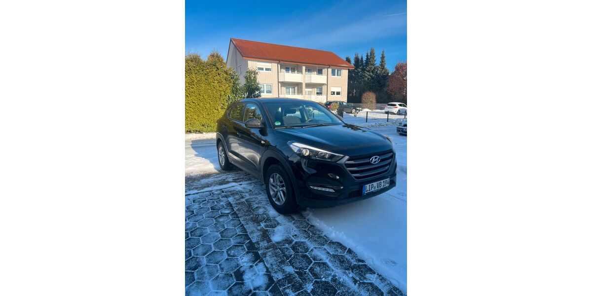 Hyundai TUCSON 67.885 km 14.200 &euro; Detmold 32758
