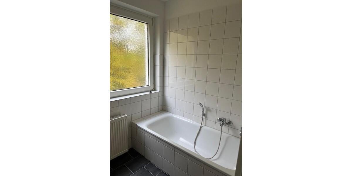 ~FRISCH RENOVIERT~Helle 3-Zimmerwohnung mit Balkon** 3 zimmer