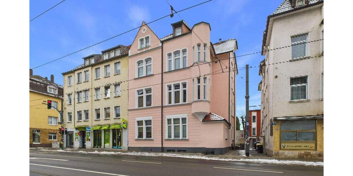 Bielefeld-Mitte: Sanierungsbedürftige Altbauwohnung mit Potential | zwei abgetrennte Wohneinheiten 4 zimmer