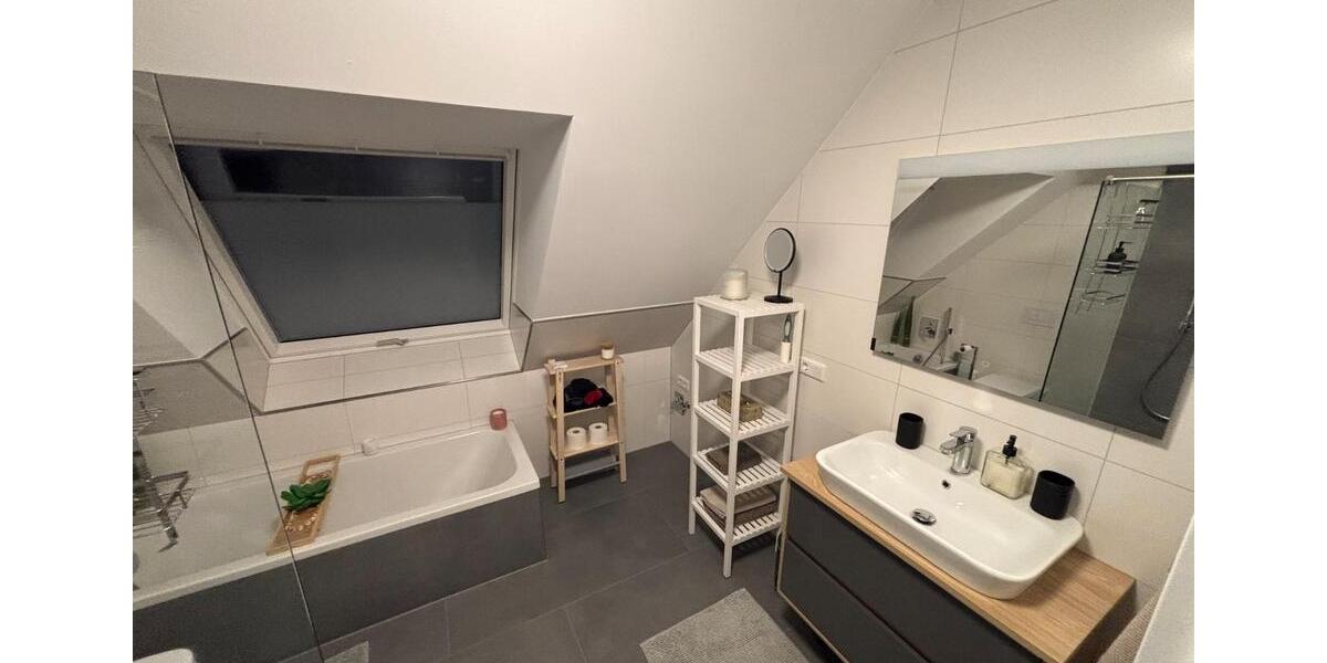 Etagenwohnung Bad Salzuflen - 2 Zimmer, 79 m&sup2;, 2.200&euro; | Angebot:26235348