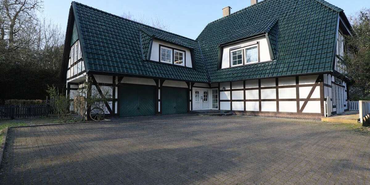 RESERVIERT! Exklusive Villa mit Wellnessbereich, Pool & großem Grundstück - Villa Hüllhorst | Angebot:27308745