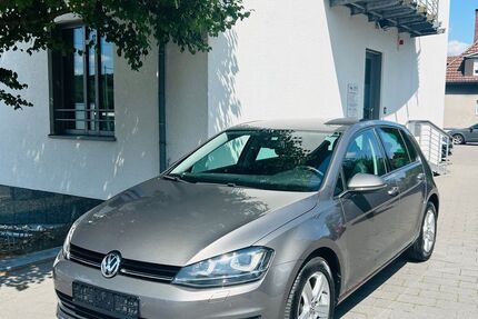 VW Golf 102.000 km 10.900 &euro; Bielefeld 33647