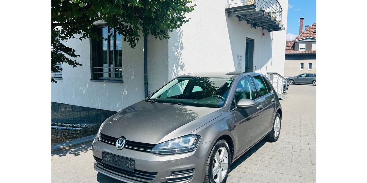 VW Golf 102.000 km 10.900 &euro; Bielefeld 33647