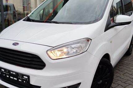Ford Tourneo Courier 118.000 km 6.900 € Gütersloh 33334