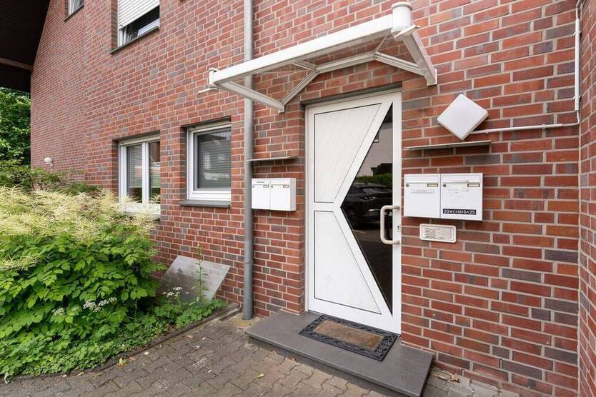 TOP Eigentumswohnung im 4-Familienhaus | ca. 105 m² | 4 Zimmer|+ Dachboden ausbaubar | Loggia|Garage