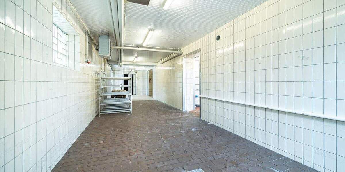 Vielseitige Gewerbefläche für Ihr Business | 1.489m² Nutzfläche | 155m² Büro | 4.904m² Grundstück zimmer