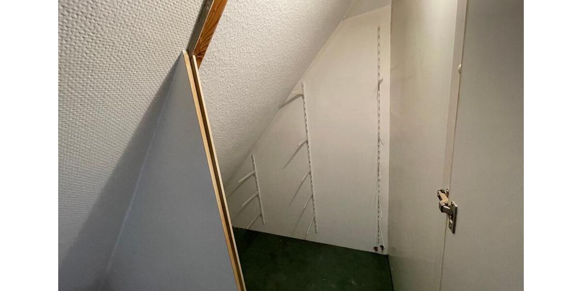 Dachgeschoßwohnung Bielefeld Heepen - 1 Zimmer, 50 m&sup2;, 300&euro; | Angebot:25784128