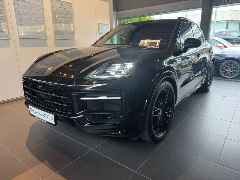 Porsche Cayenne 7.499 km 139.850 € Bielefeld 33609