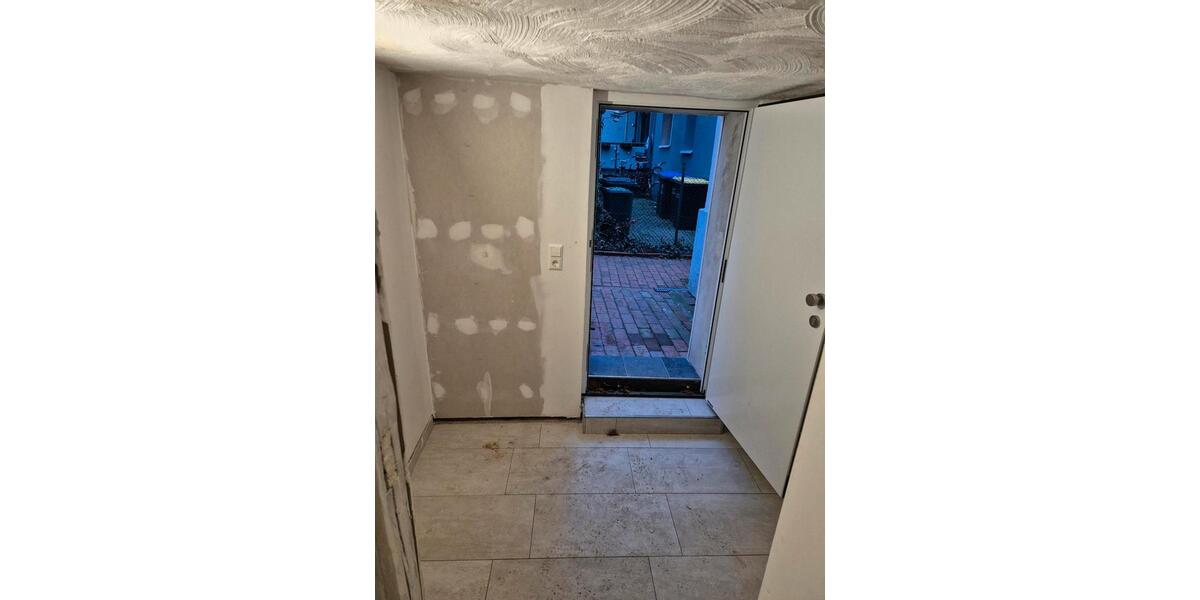 Großzügige Altbauwohnung mit Garten – sofort verfügbar 5 zimmer