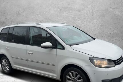 VW Touran 158.000 km 7.999 &euro; Detmold 32758