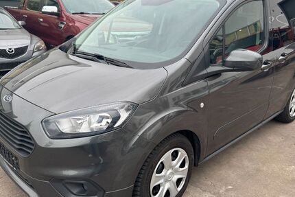 Ford Tourneo Courier 217.000 km 5.250 € Detmold 32758