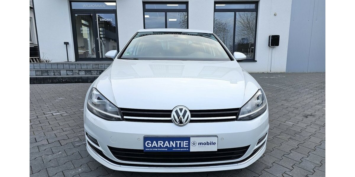 VW Golf VII 1.4 TSI Highline ALCANTARA BI XENON 129.800 km 10.990 &euro; Löhne 32584