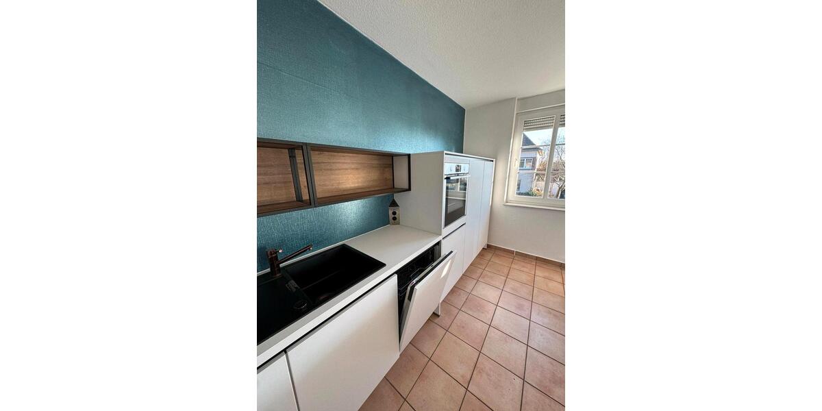 Etagenwohnung Halle - 4 Zimmer, 160 m&sup2;, 1.200&euro; | Angebot:25407439