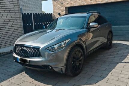 INFINITI QX70