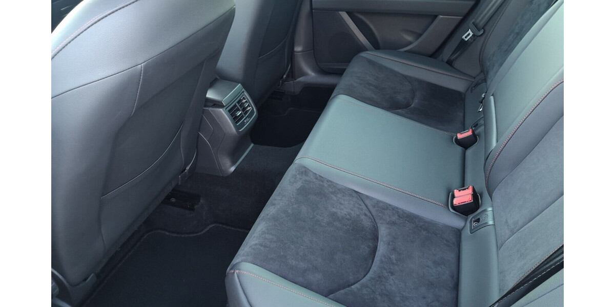 Seat Leon 97.100 km 14.800 € Halle 33790