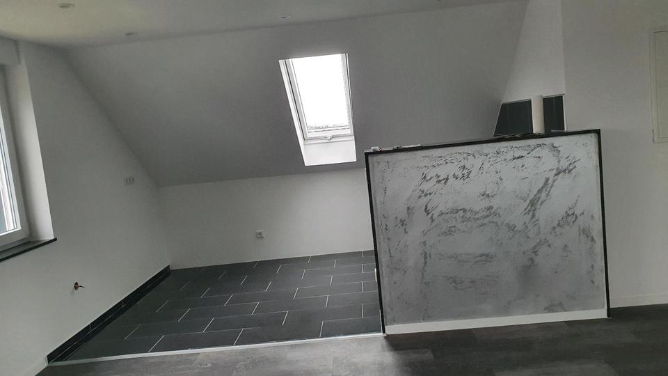 Dachgeschoßwohnung Lage - 2 Zimmer, 65 m&sup2;, 820&euro; | Angebot:25081433