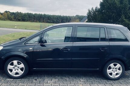 Opel Zafira 239.741 km 2.590 € Senne 33659