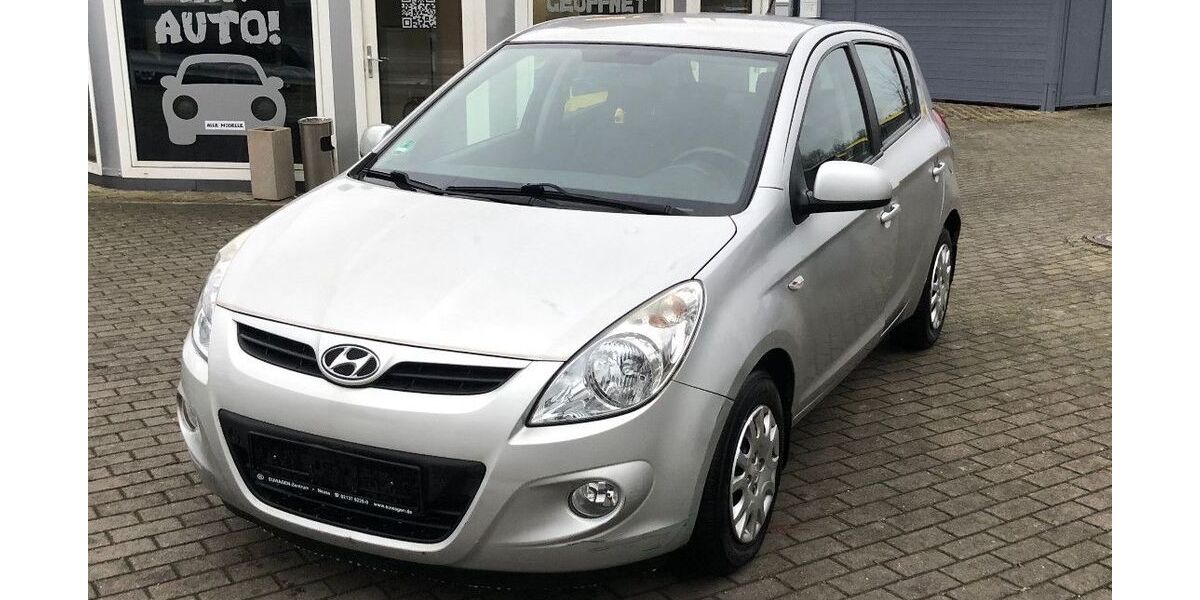 Hyundai i20 48.200 km 5.200 &euro; löhne 32584