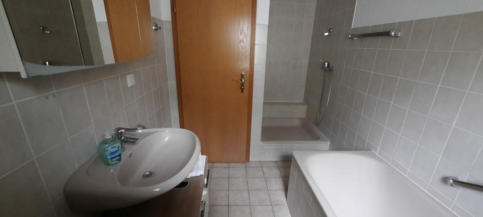 Dachgeschoßwohnung Bielefeld Mitte - 3 Zimmer, 80 m&sup2;, 800&euro; | Angebot:26449052