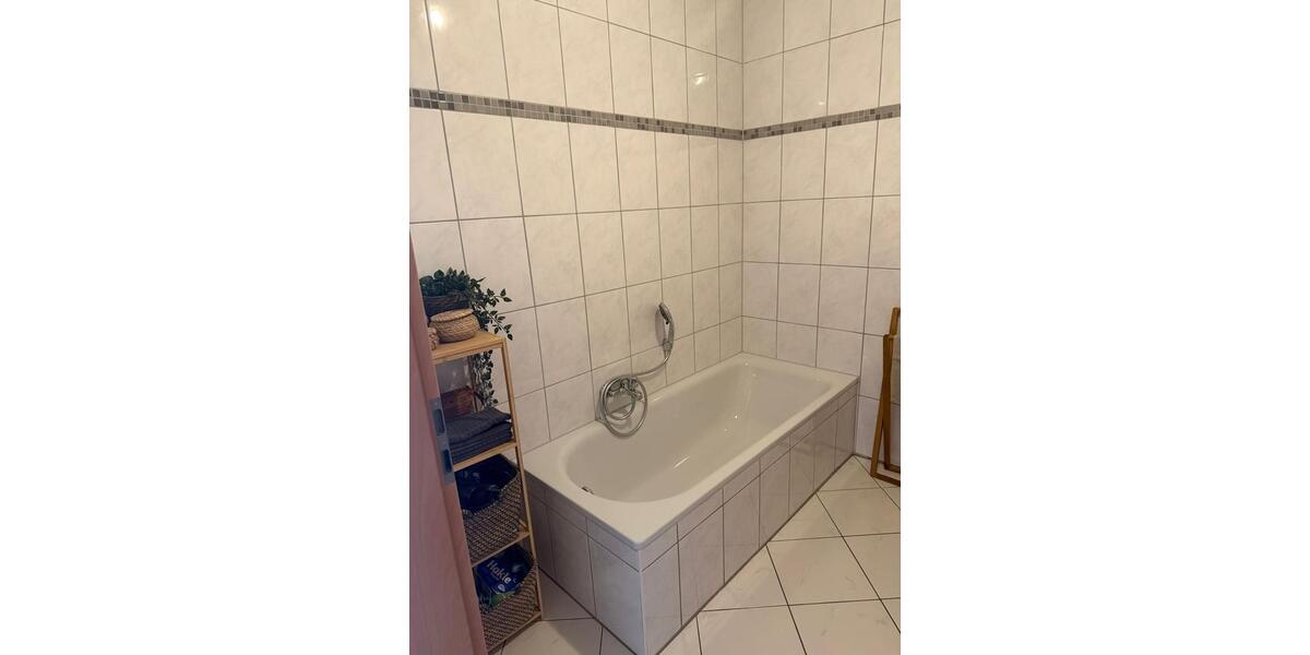 Dachgeschoßwohnung Bad Salzuflen Ehrsen-Breden - 3 Zimmer, 75 m&sup2;, 930&euro; | Angebot:24560342