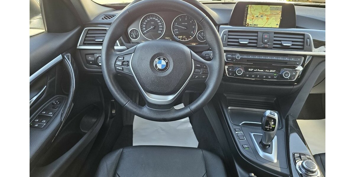 BMW 320d Luxury Line LEDER NAVI LED RFK AUS 1.HAND 53.750 km 22.990 &euro; Löhne 32584