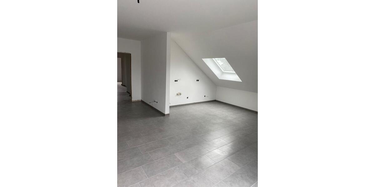 Dachgeschoßwohnung Hövelhof - 3 Zimmer, 70 m&sup2;, 956&euro; | Angebot:25353932