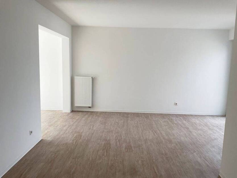 Direkt einziehen und WOHNFÜHLEN! 3 Zimmer mit Balkon! Moderne Ausstattung, Tageslichtbad, Aufzug