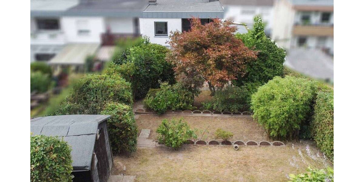Preiswert & für die Familie: Reiheneckhaus mit Gartenoase & Garage oberhalb vom Ortskern 4 zimmer