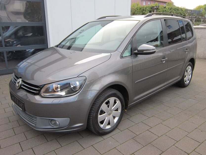VW Touran 113.400 km 6.990 € Paderborn 33102