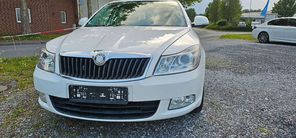 Skoda Octavia 252.000 km 3.900 &euro; Rietberg 33397