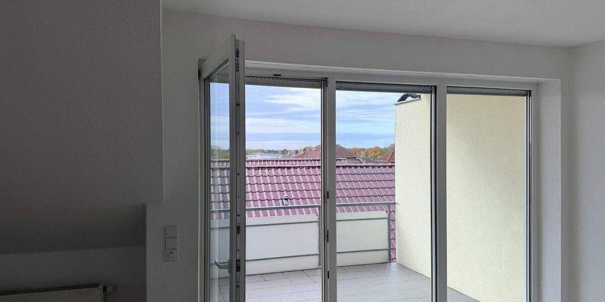 Gepflegete 3 Zimmer-Wohnung, mit offener Küche Dachgeschosswohnung (Fahrstuhl) in Schloß Holte-Stk. 3 zimmer