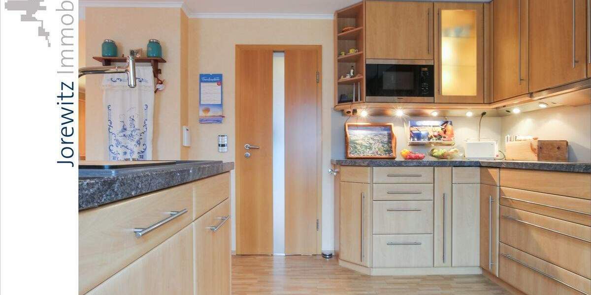 Jöllenbeck: 2 bereits in Wohnungseigentum aufgeteilte Einfamilienhäuser mit 4 Garagen & 6 Stellplätzen 9 zimmer