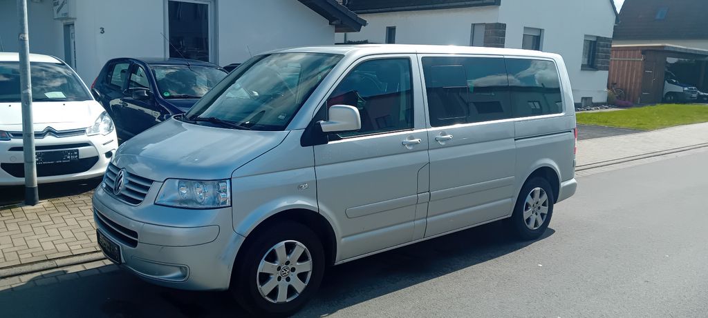 VW T5 Transporter 311.000 km 7.899 &euro; Lage 32791