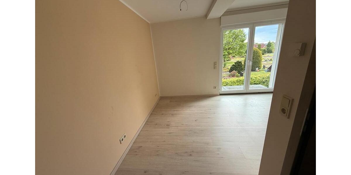 Mehrfamilienhaus, Wohnhaus Hüllhorst - 8 Zimmer, 244 m&sup2;, 1.790&euro; | Angebot:26533419