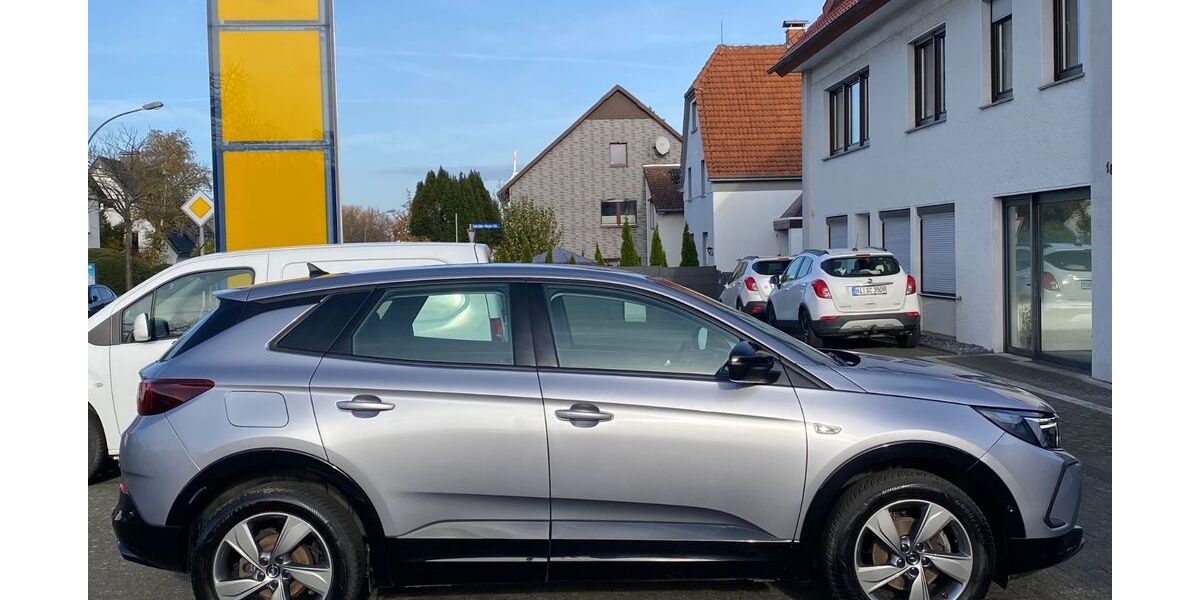 Opel Grandland (X) 11.950 km 23.900 &euro; Detmold 32758