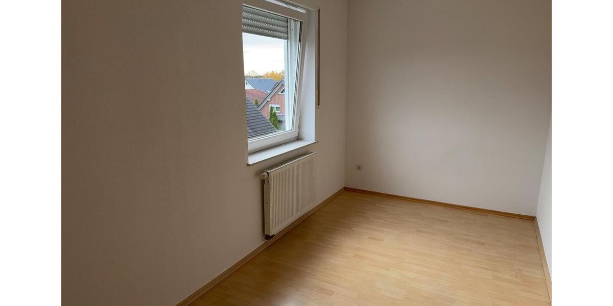 Dachgeschoßwohnung Schloß Holte-Stukenbrock Stukenbrock - 3 Zimmer, 82 m&sup2;, 255.000&euro; | Angebot:23190968
