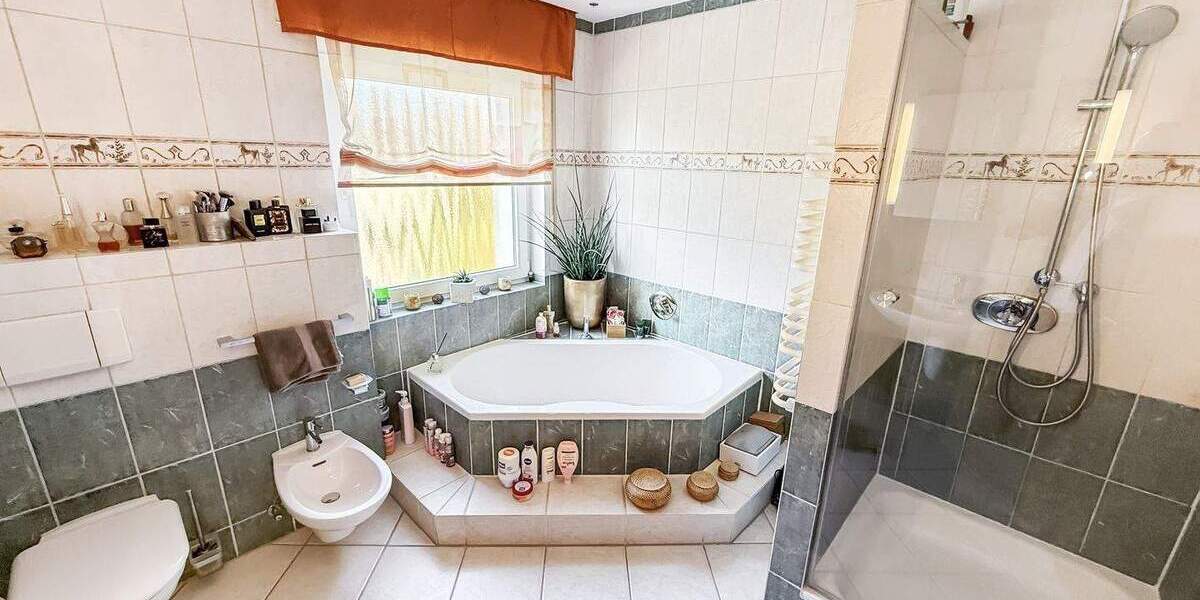 Mehrfamilienhaus, Wohnhaus Oerlinghausen Lipperreihe - 6 Zimmer, 182 m&sup2;, 469.000&euro; | Angebot:25732956