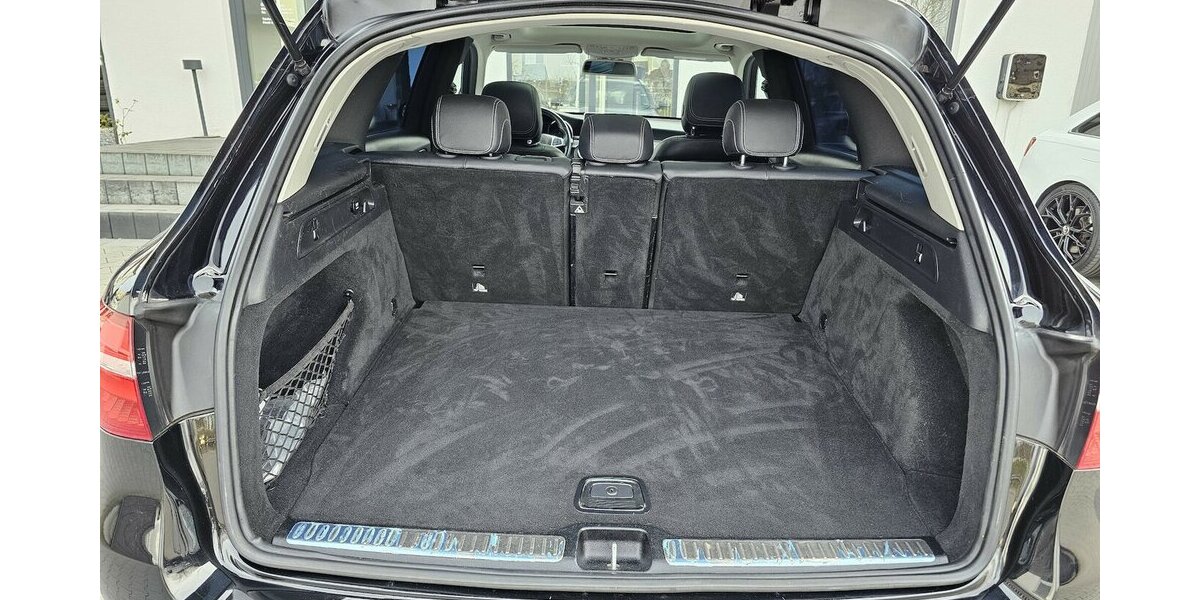 Mercedes-Benz GLC 350 d 4M Exclusive AMG Int. LED AHK RFK PANO 109.247 km 31.490 &euro; Löhne 32584