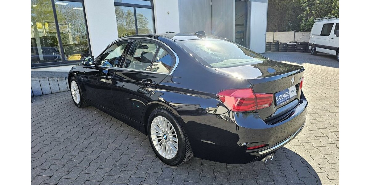 BMW 320d Luxury Line LEDER NAVI LED RFK AUS 1.HAND 53.750 km 22.990 &euro; Löhne 32584