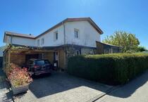Sonniges Ein- bis Zweifamilienhaus in zentraler und ruhiger Lage