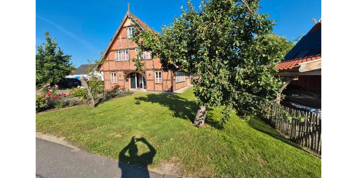 Einfamilienhaus Lemgo - 8 Zimmer, 300 m&sup2;, 720.000&euro; | Angebot:26951720