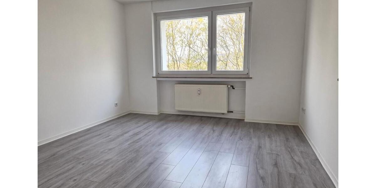 Eigentumswohnung 4ZKB, Balkon und PKW-Stellplatz 4 zimmer