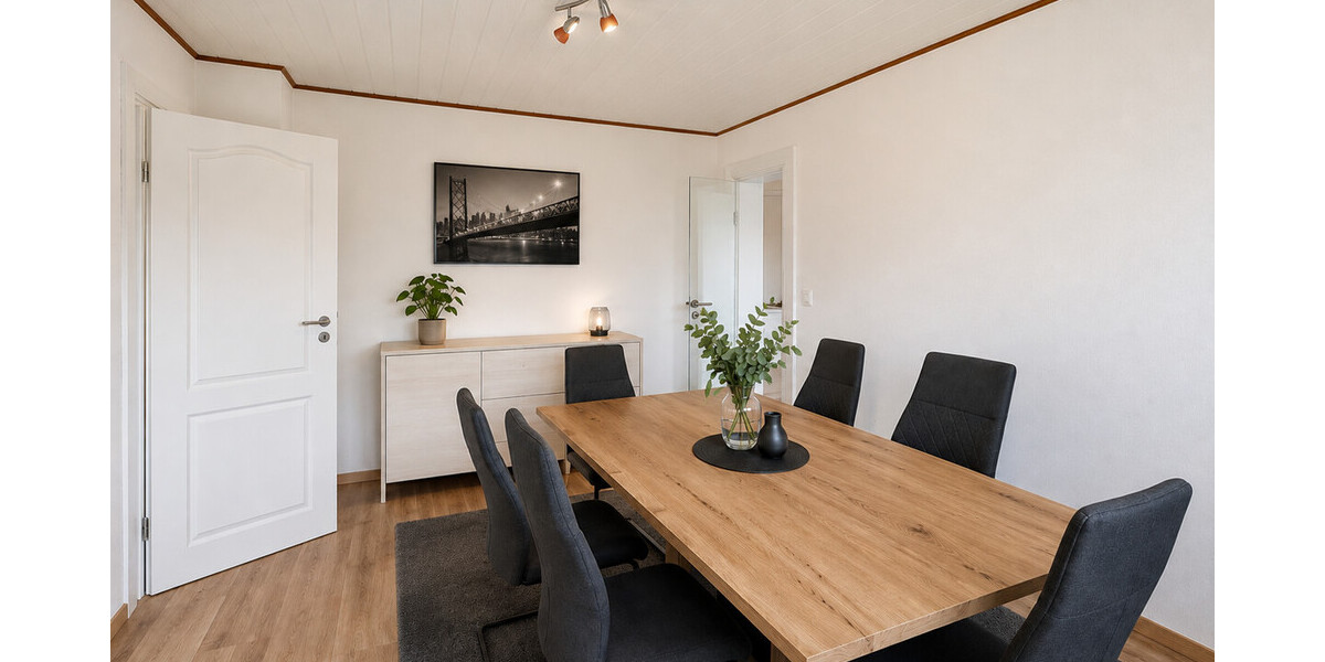 Großzügiges Zweifamilienhaus mit Einliegerwohnung und neuer Heizung - Zweifamilienhaus Hüllhorst | Angebot:27003359