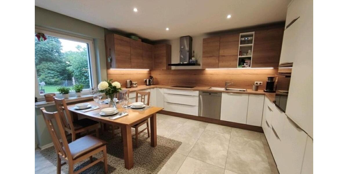 Einfamilienhaus mit 6 Zimmern Garage,Terrasse,Balkon SPIELSTRASSE 6 zimmer